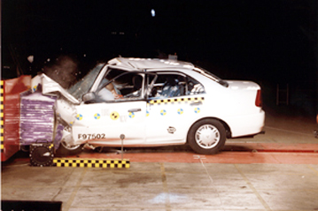 Краш тест Mitsubishi Lancer (1998)